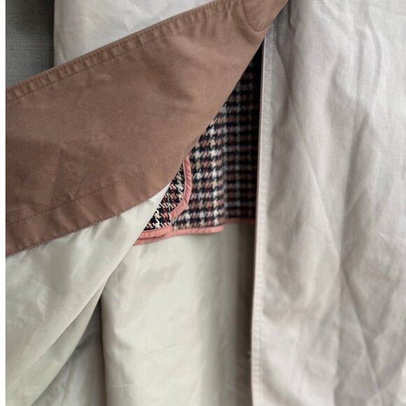 Rain Shedder Vintage Trench Coat w/ Wool Liner - Picture 6 of 13